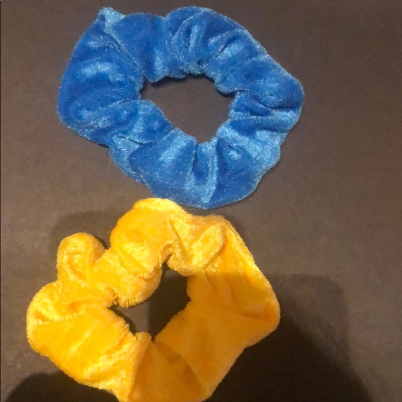 Set of four scrunchies - Picture 4 of 4